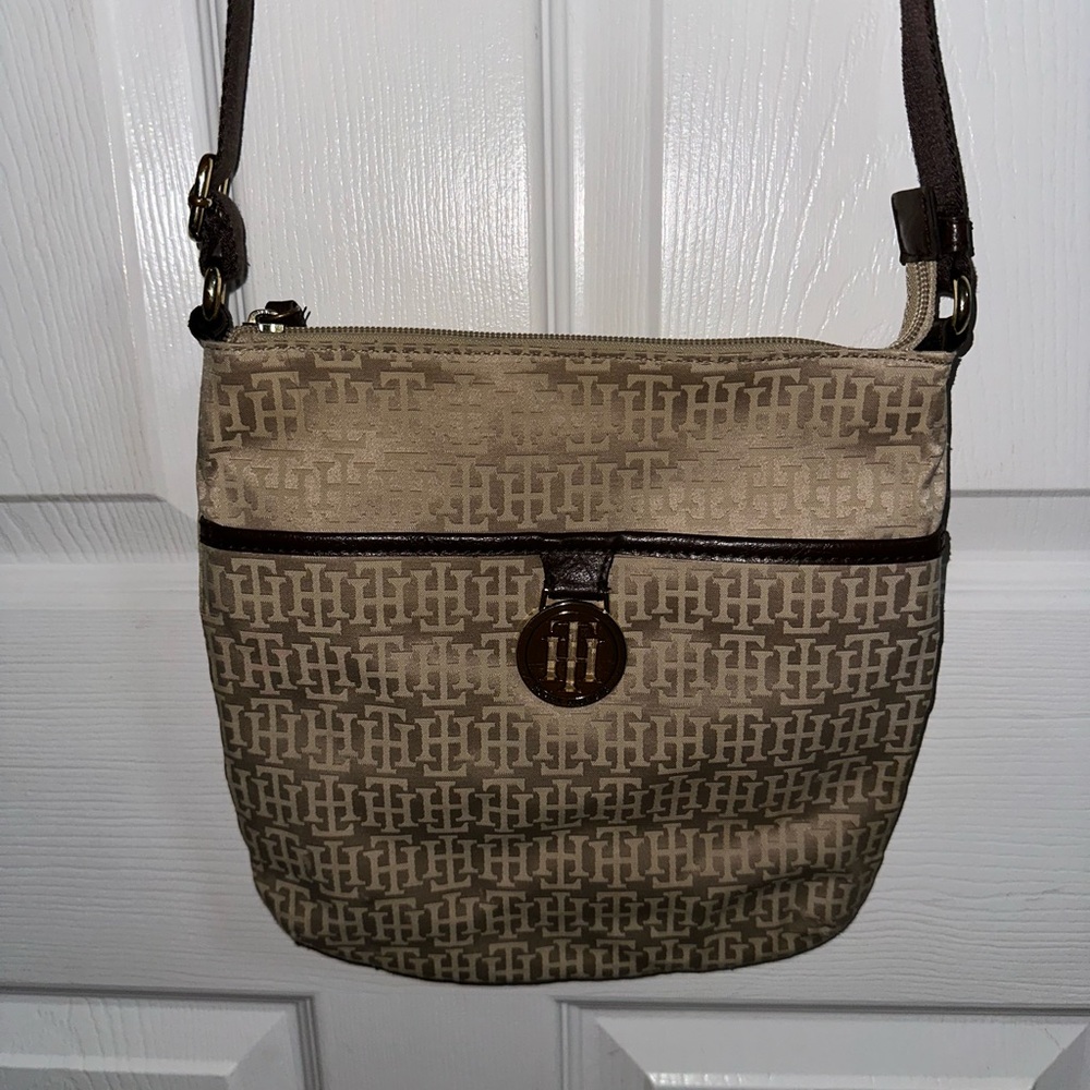 Excellent Tommy Hilfiger Purse - Picture 2 of 4